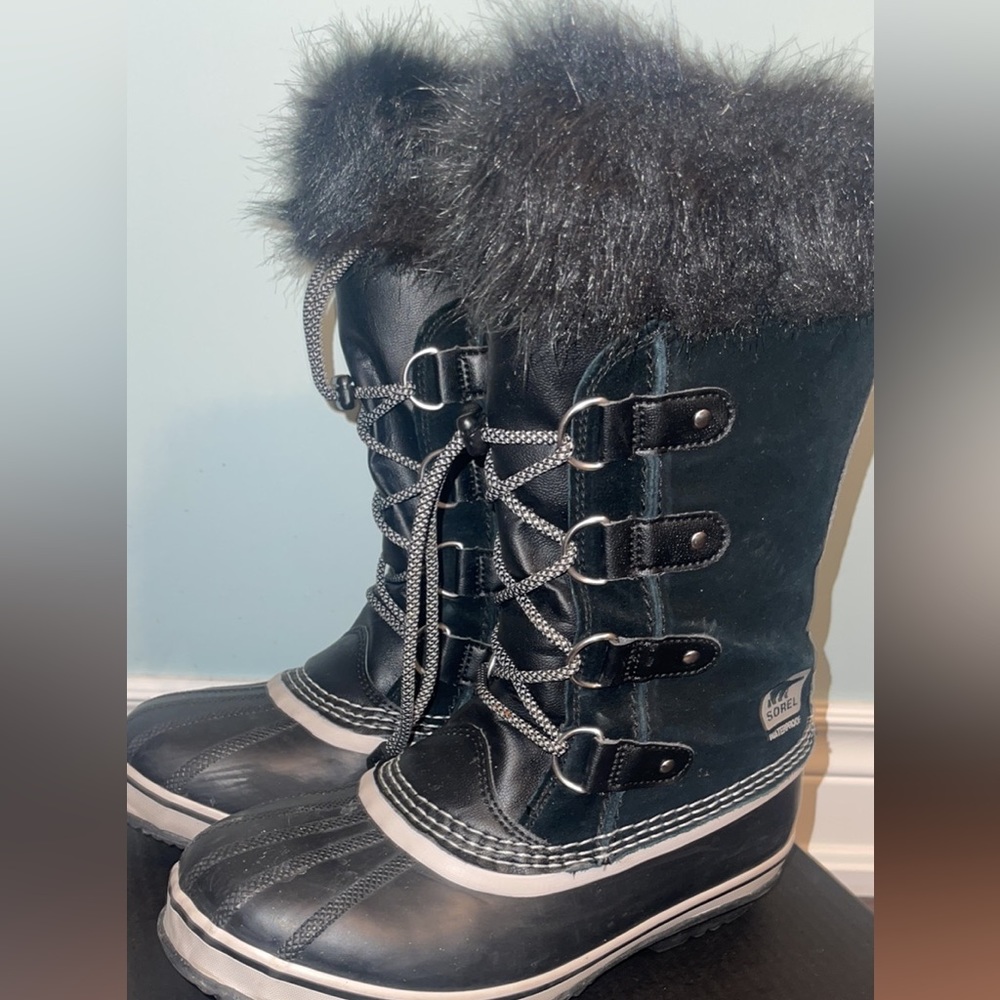 Size Women’s 6 Sorel Winter Boots Black